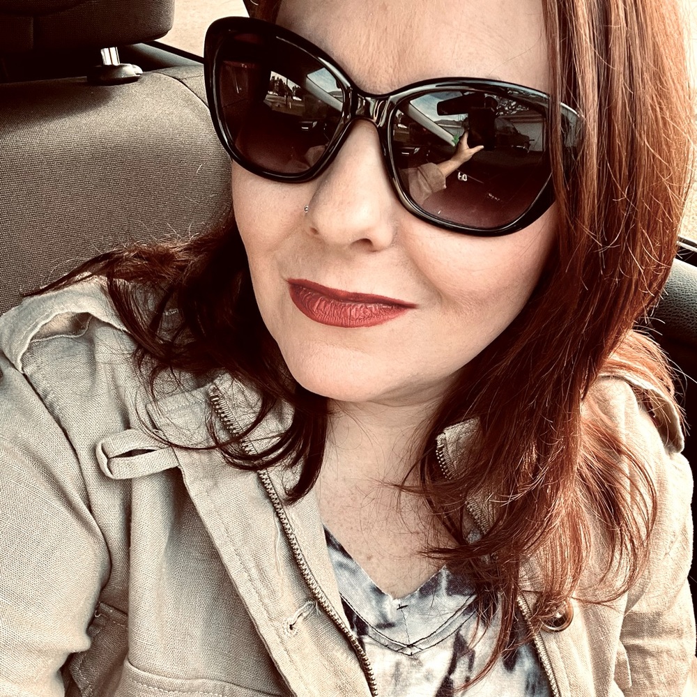 Meet your Posher, Angela